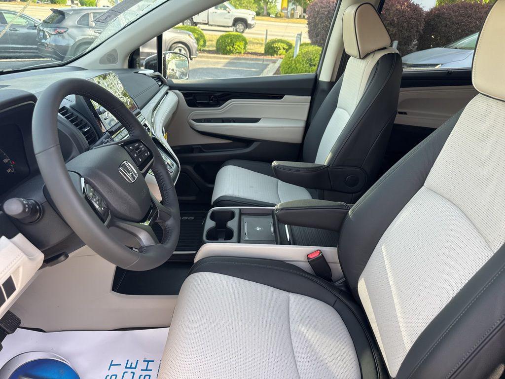 new 2026 Honda Odyssey car, priced at $49,067