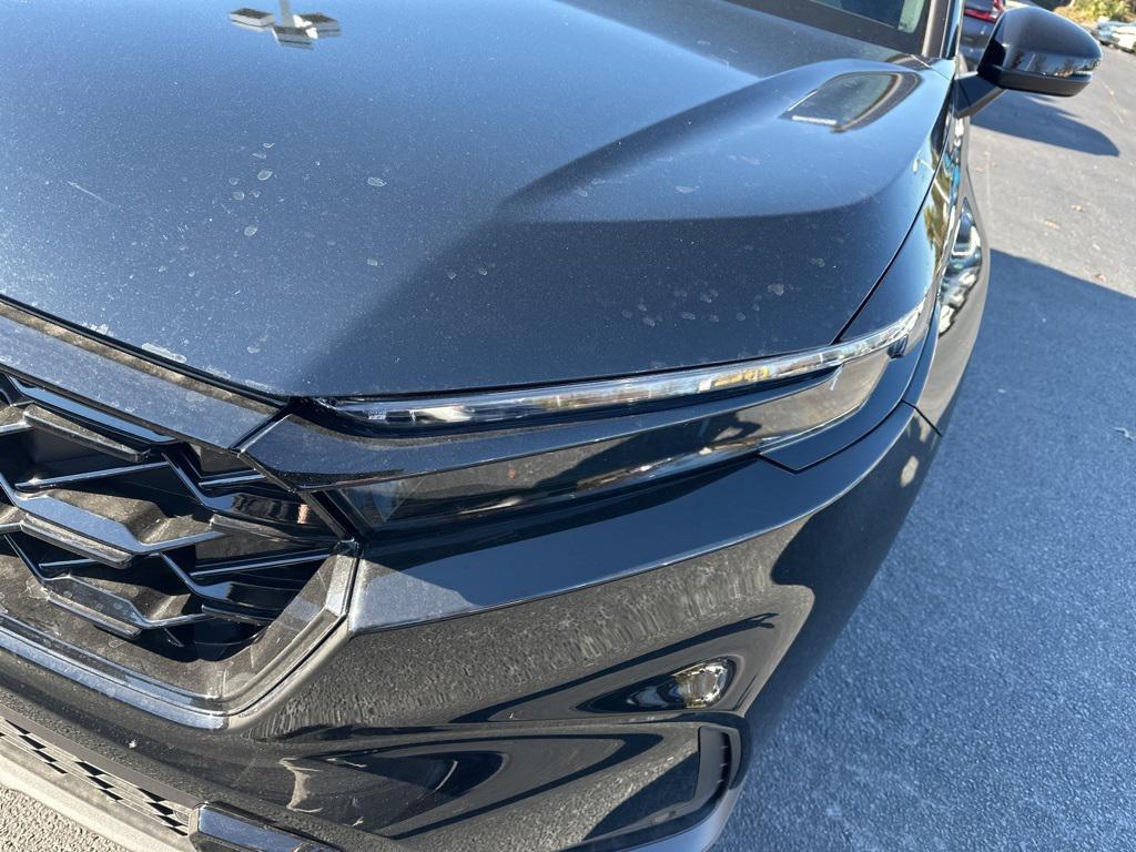 new 2026 Honda CR-V Hybrid car, priced at $38,277