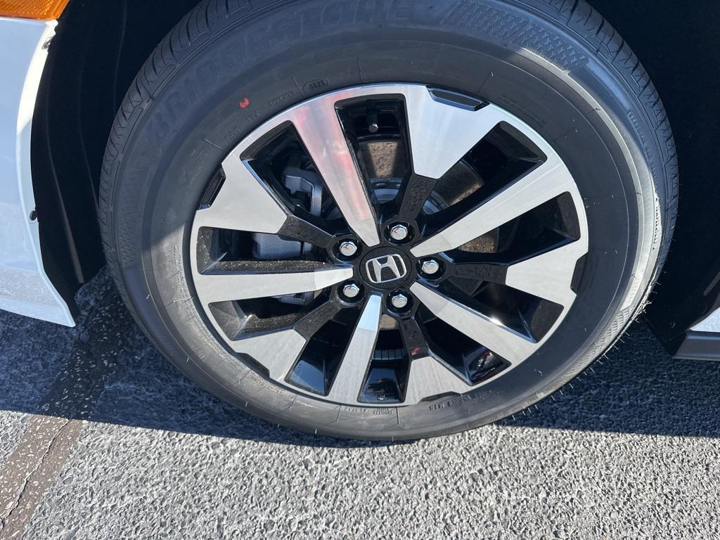 new 2026 Honda Odyssey car, priced at $42,180