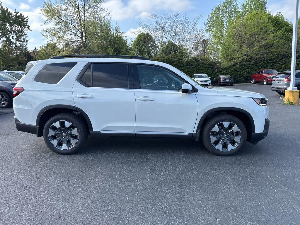 new 2026 Honda Pilot car, priced at $50,389