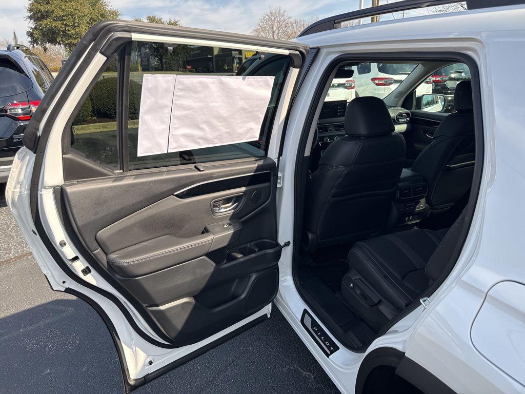 new 2026 Honda Pilot car, priced at $44,899