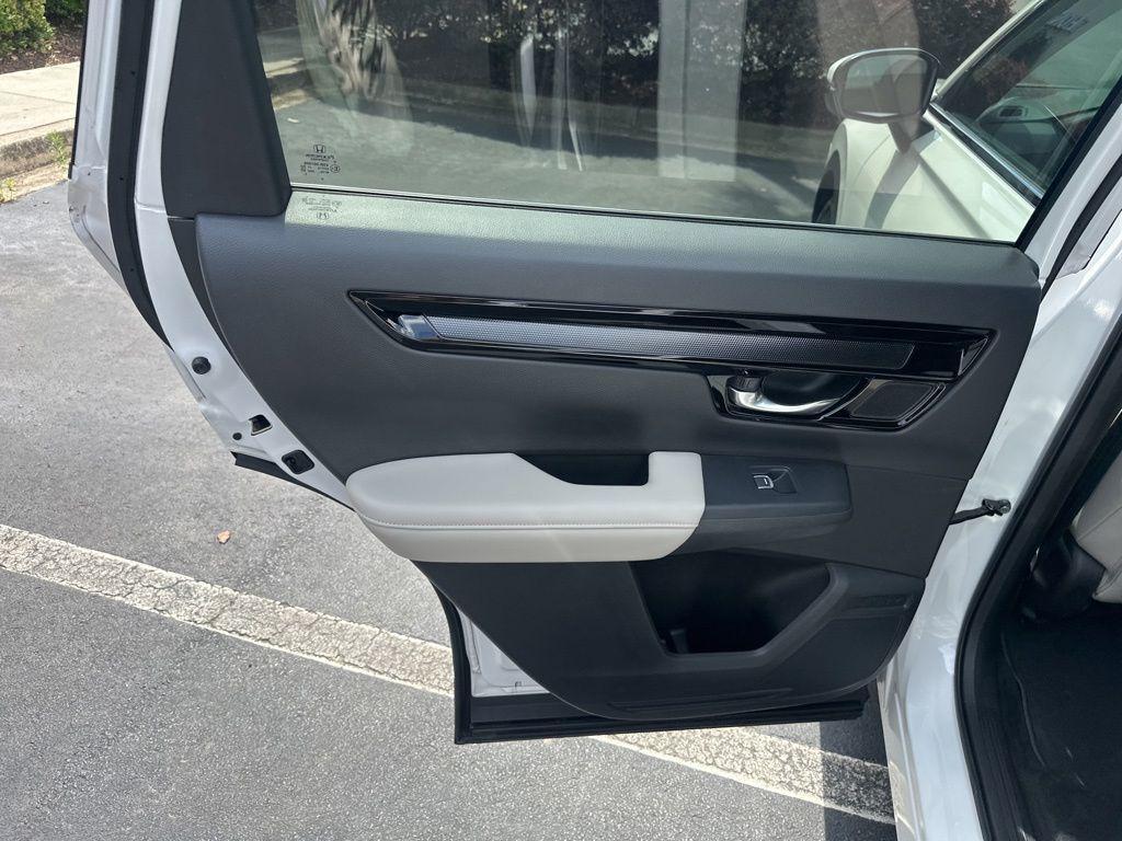 used 2025 Honda CR-V car, priced at $34,000