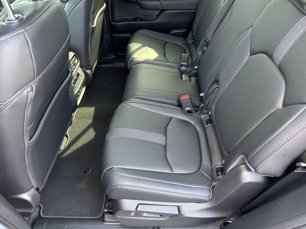 new 2026 Honda Pilot car, priced at $45,445