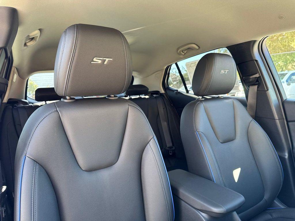 new 2026 Buick Encore GX car, priced at $27,282