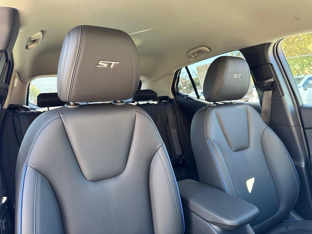 new 2026 Buick Encore GX car, priced at $27,282