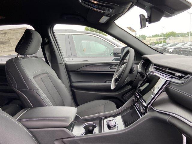 new 2025 Jeep Grand Cherokee car, priced at $38,815