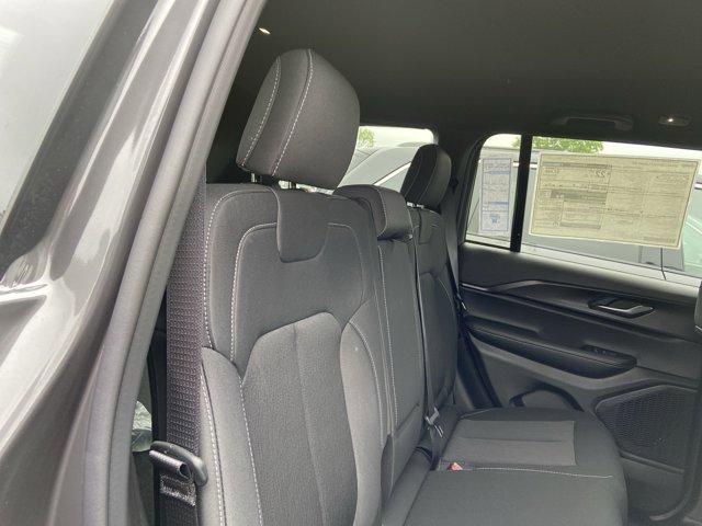 new 2025 Jeep Grand Cherokee car, priced at $38,815