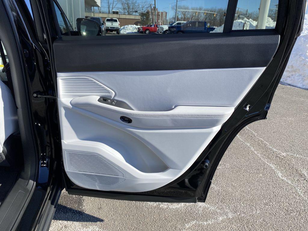 new 2026 Jeep Cherokee car, priced at $41,610