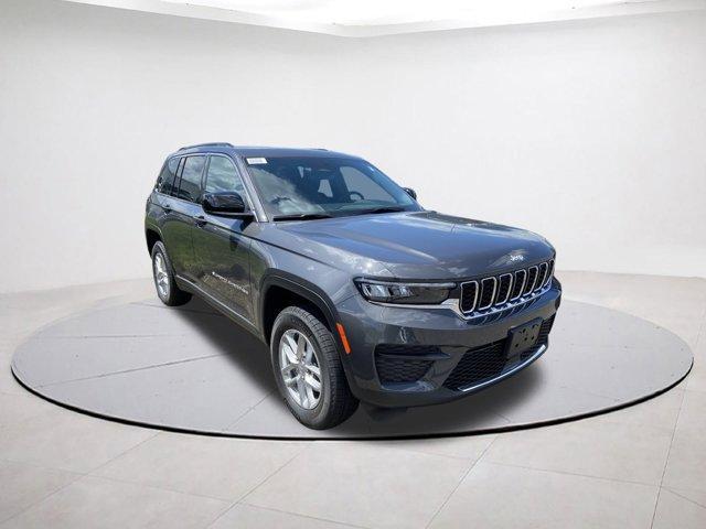 new 2025 Jeep Grand Cherokee car, priced at $40,243