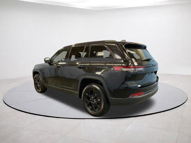 used 2025 Jeep Grand Cherokee car, priced at $33,189