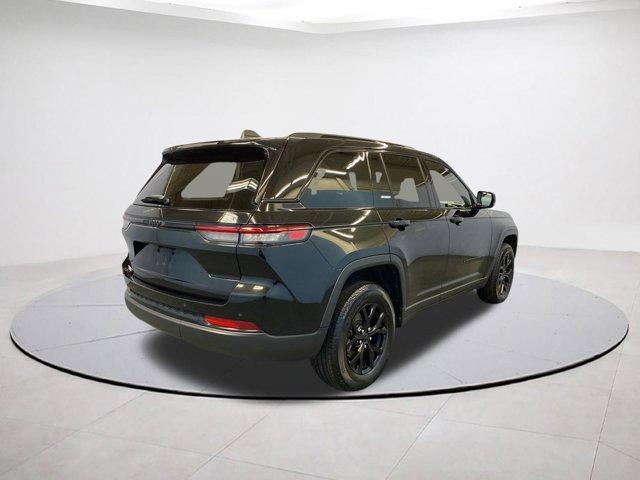 used 2025 Jeep Grand Cherokee car, priced at $33,189