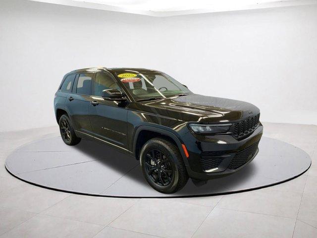 used 2025 Jeep Grand Cherokee car, priced at $33,189