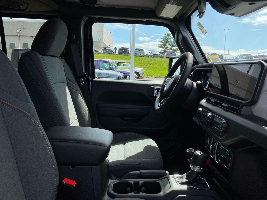 new 2026 Jeep Wrangler car, priced at $47,467