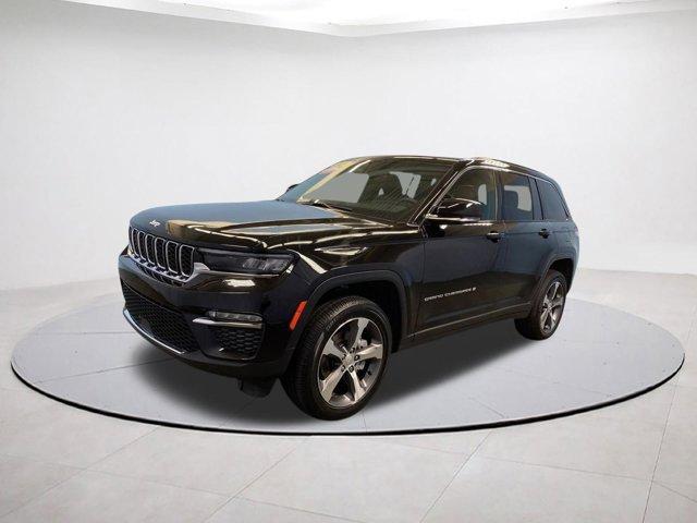 used 2025 Jeep Grand Cherokee car, priced at $39,495