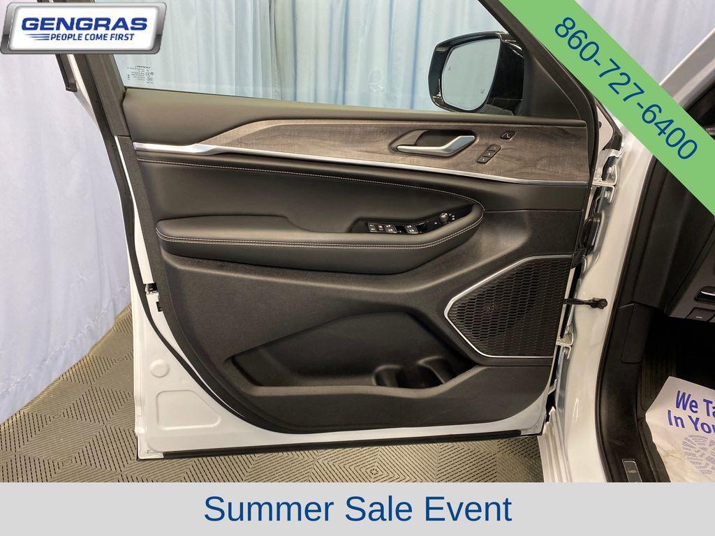 used 2025 Jeep Grand Cherokee L car, priced at $46,398