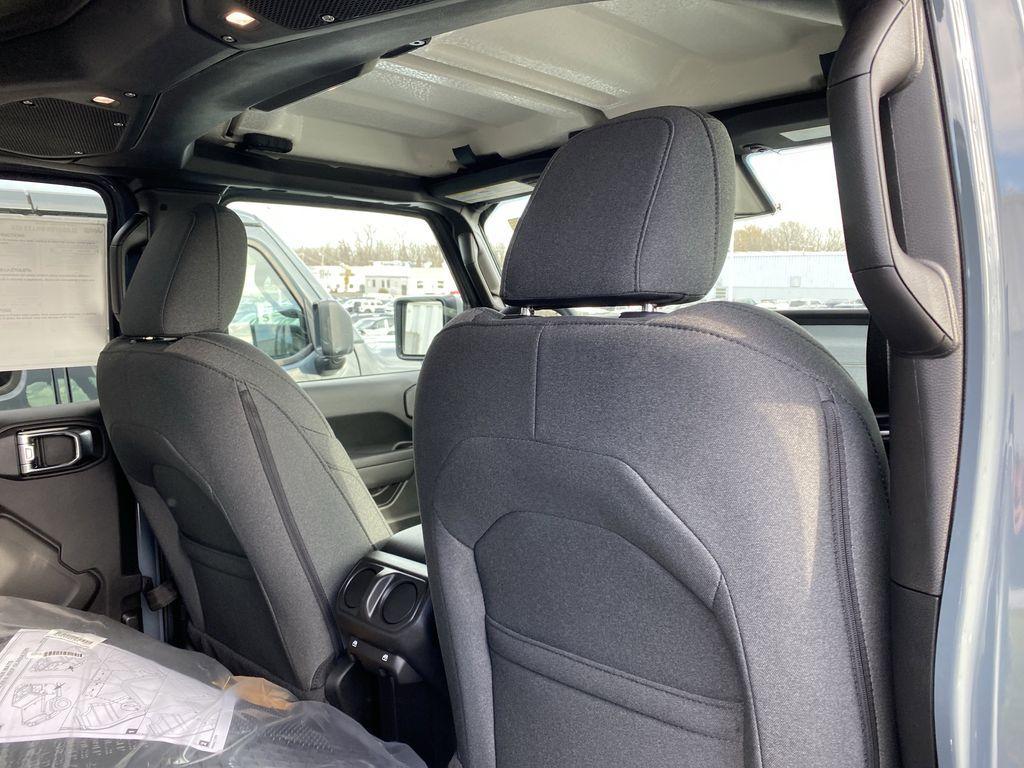 new 2026 Jeep Gladiator car, priced at $53,130
