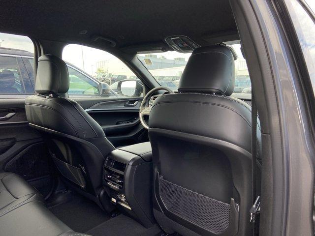 new 2025 Jeep Grand Cherokee car, priced at $42,527