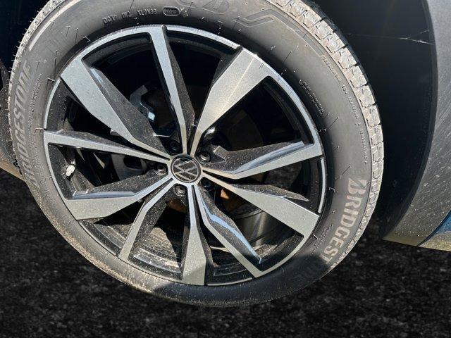 new 2025 Volkswagen Atlas car, priced at $54,116