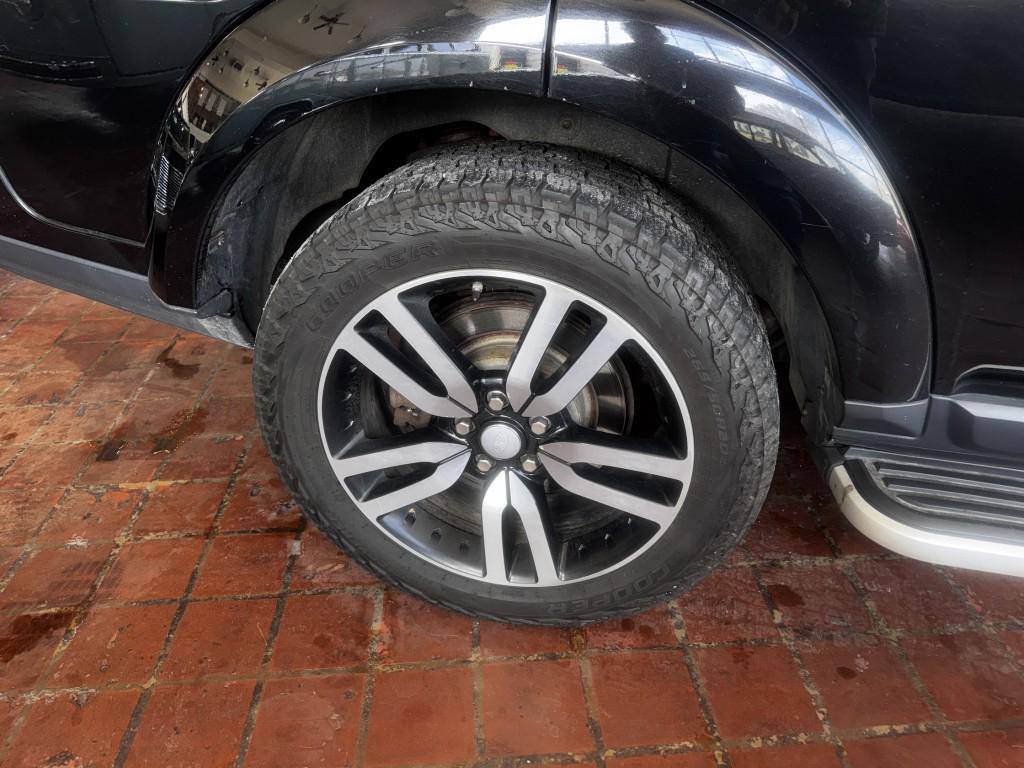 used 2016 Land Rover LR4 car, priced at $17,900