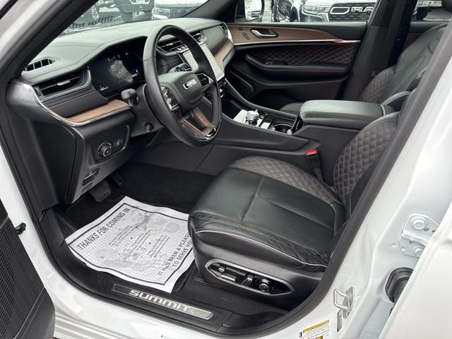 used 2025 Jeep Grand Cherokee car, priced at $49,996