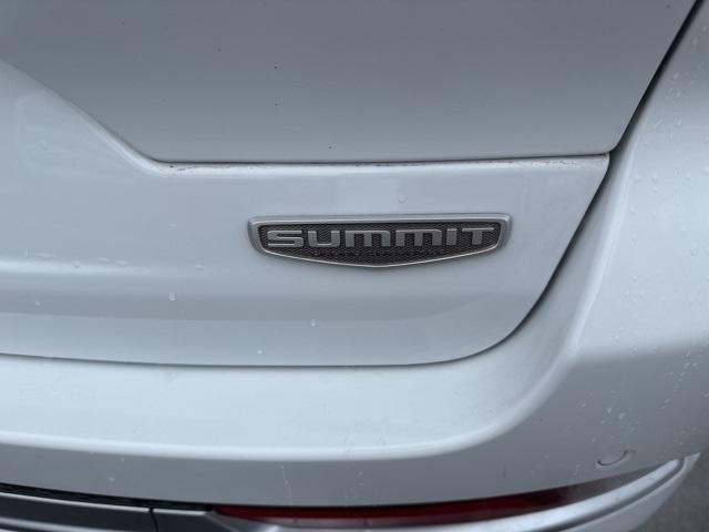 used 2025 Jeep Grand Cherokee car, priced at $49,996