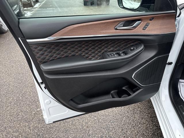 used 2025 Jeep Grand Cherokee car, priced at $49,996