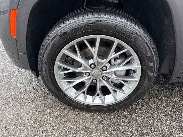 used 2025 Jeep Grand Cherokee car, priced at $46,700