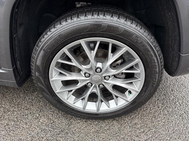 used 2025 Jeep Grand Cherokee car, priced at $46,700