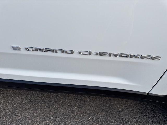 new 2026 Jeep Grand Cherokee car, priced at $42,765