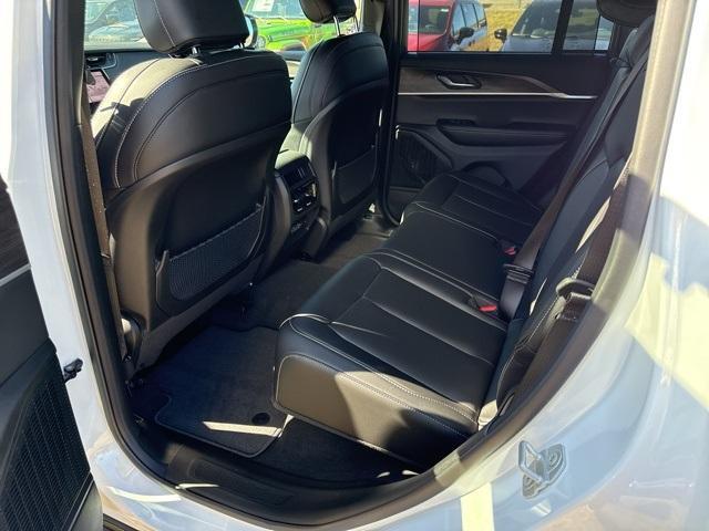 new 2025 Jeep Grand Cherokee car, priced at $48,497