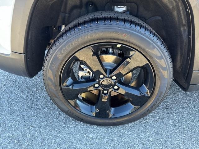 new 2025 Jeep Grand Cherokee car, priced at $48,497