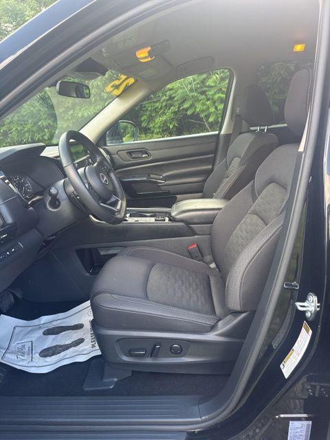 used 2025 Nissan Pathfinder car, priced at $32,500
