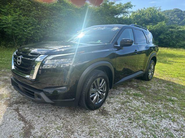 used 2025 Nissan Pathfinder car, priced at $32,500