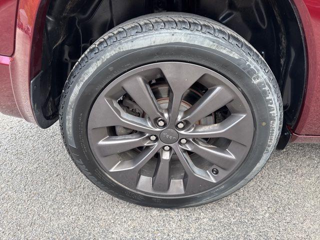 used 2020 Jeep Cherokee car, priced at $19,996