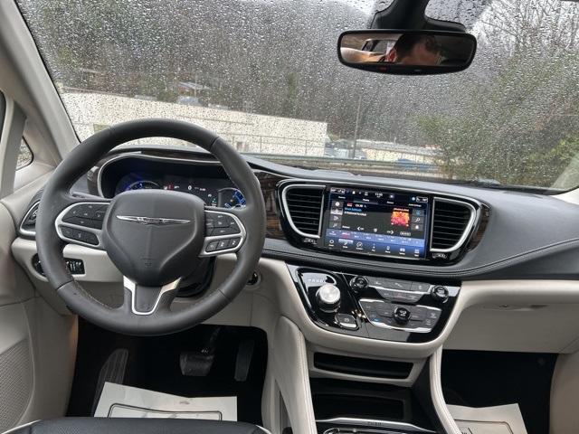 used 2023 Chrysler Pacifica Hybrid car, priced at $25,996