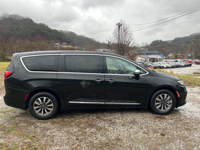 used 2023 Chrysler Pacifica Hybrid car, priced at $25,996