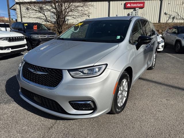 used 2024 Chrysler Pacifica car, priced at $30,740