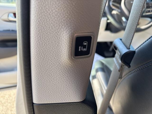 used 2024 Chrysler Pacifica car, priced at $30,740