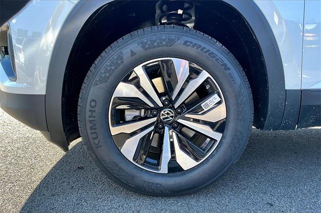 new 2026 Volkswagen Atlas Cross Sport car, priced at $42,842