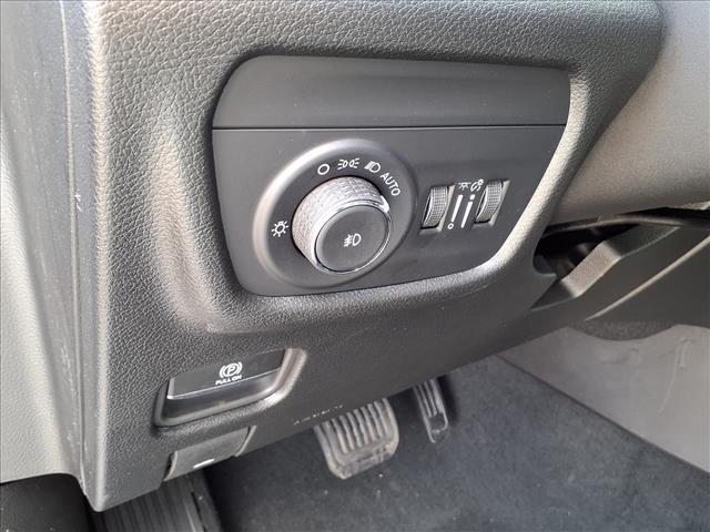 new 2026 Jeep Grand Cherokee car, priced at $40,932