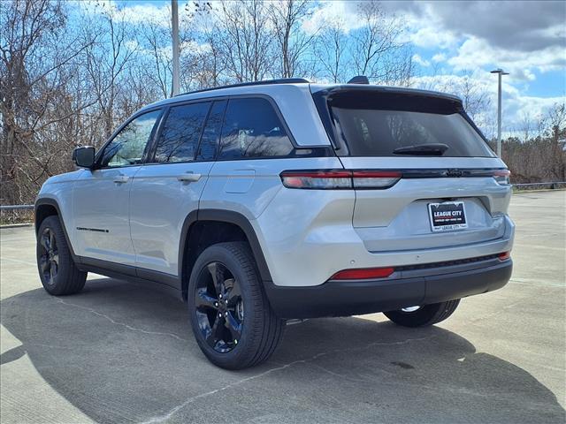 new 2026 Jeep Grand Cherokee car, priced at $40,932
