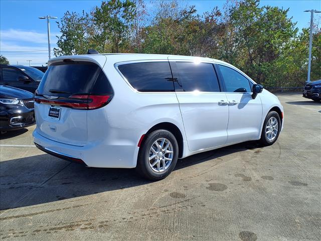 new 2026 Chrysler Pacifica car, priced at $40,279