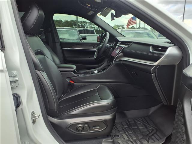 used 2025 Jeep Grand Cherokee L car, priced at $39,985