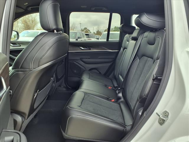 new 2026 Jeep Grand Cherokee car, priced at $43,180