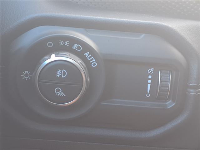 new 2025 Jeep Gladiator car, priced at $43,922