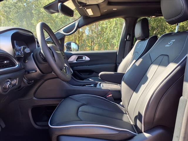 new 2026 Chrysler Pacifica car, priced at $47,759