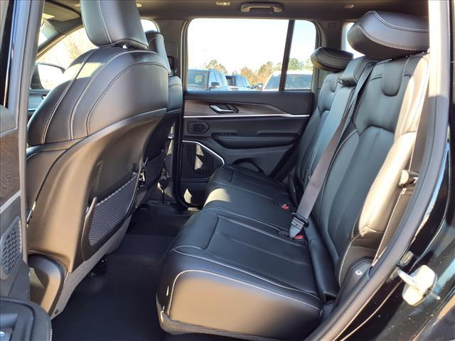 new 2026 Jeep Grand Cherokee car, priced at $43,331