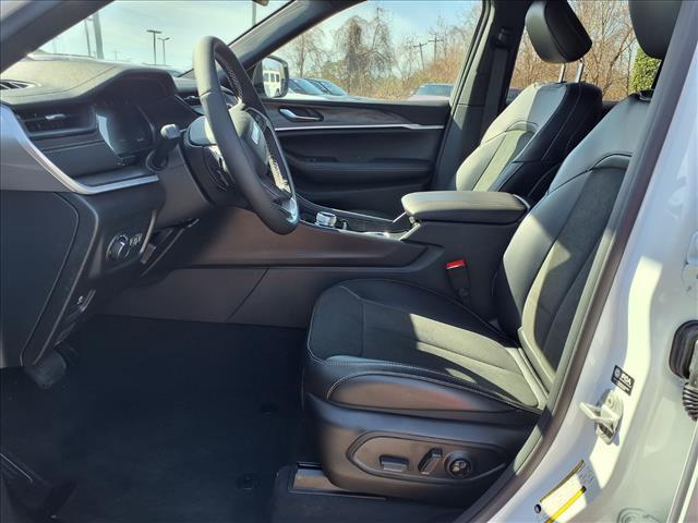 new 2026 Jeep Grand Cherokee car, priced at $45,430