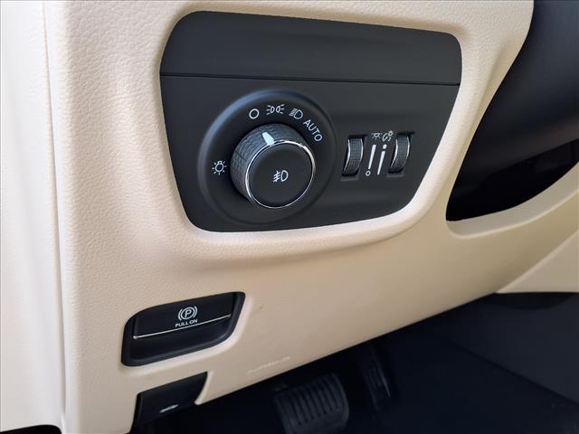 new 2025 Jeep Grand Cherokee car, priced at $45,193