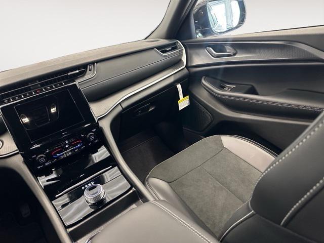 new 2025 Jeep Grand Cherokee car, priced at $44,805